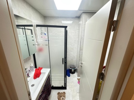 Akşemsettin'de Otoparklı Yeni Bina'da 2+1 Kiralık Daire