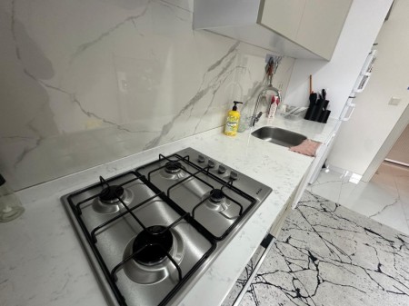 Akşemsettin'de Otoparklı Yeni Bina'da 2+1 Kiralık Daire