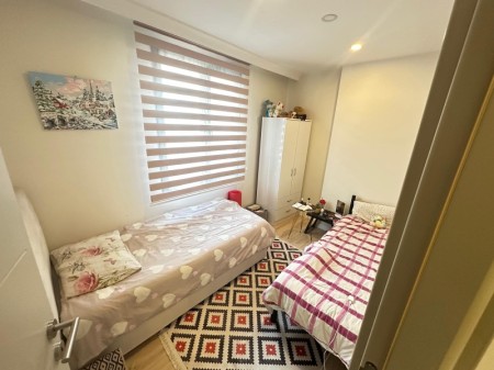 Akşemsettin'de Otoparklı Yeni Bina'da 2+1 Kiralık Daire