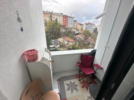 Akşemsettin'de Otoparklı Yeni Bina'da 2+1 Kiralık Daire