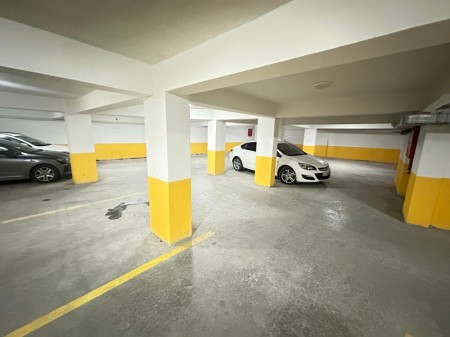 Akşemsettin'de Otoparklı Yeni Bina'da 2+1 Kiralık Daire