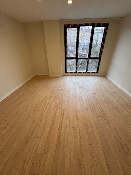 Akşemsettin'de Otoparklı 2+1 Balkonlu Satılık Daire