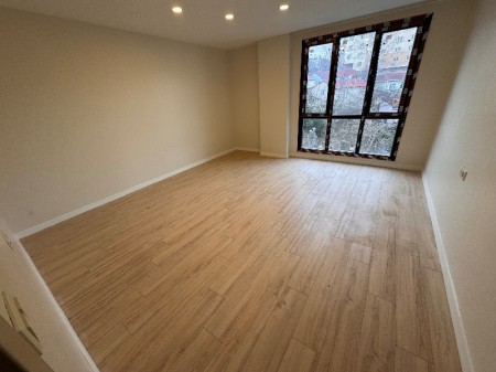 Akşemsettin'de Otoparklı 2+1 Balkonlu Satılık Daire