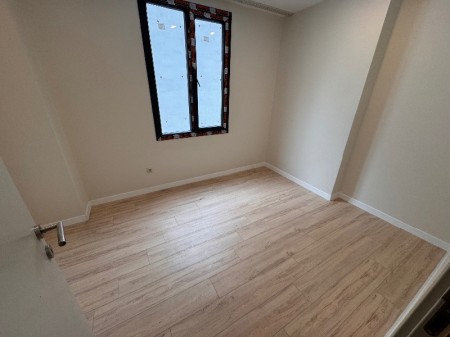 Akşemsettin'de Otoparklı 2+1 Balkonlu Satılık Daire