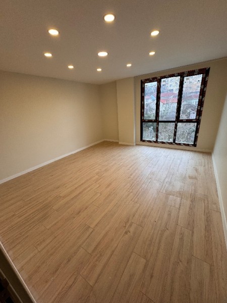 Akşemsettin'de Otoparklı 2+1 Balkonlu Satılık Daire