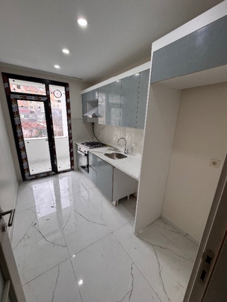 Akşemsettin'de Otoparklı 2+1 Balkonlu Satılık Daire