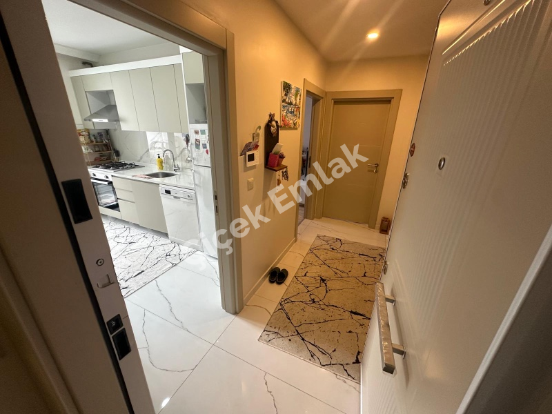 Akşemsettin'de Otoparklı Yeni Bina'da 2+1 Kiralık Daire