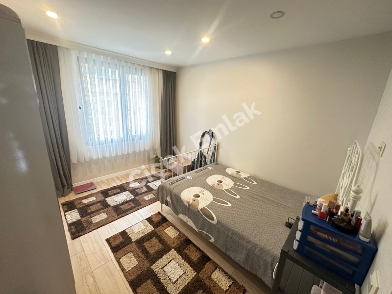 Akşemsettin'de Otoparklı Yeni Bina'da 2+1 Kiralık Daire