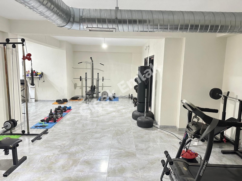 Akşemsettin'de Otoparklı Yeni Bina'da 2+1 Kiralık Daire