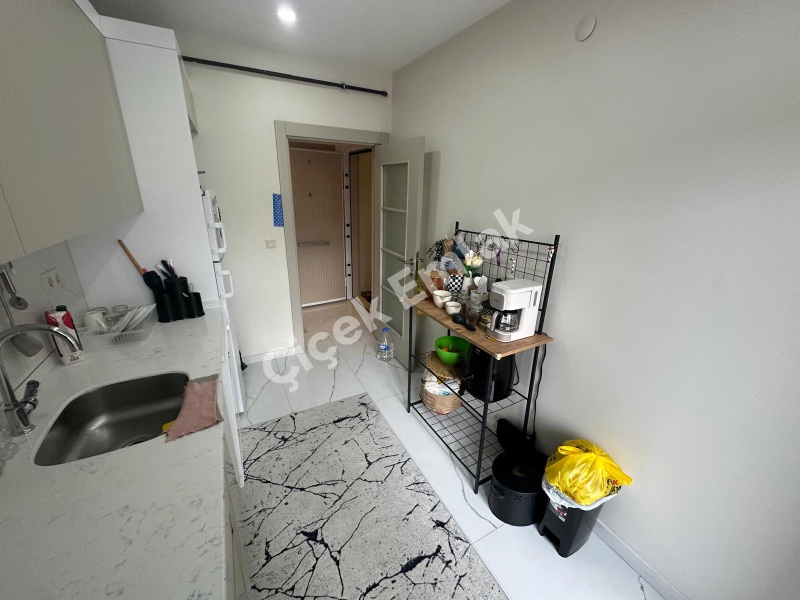 Akşemsettin'de Otoparklı Yeni Bina'da 2+1 Kiralık Daire