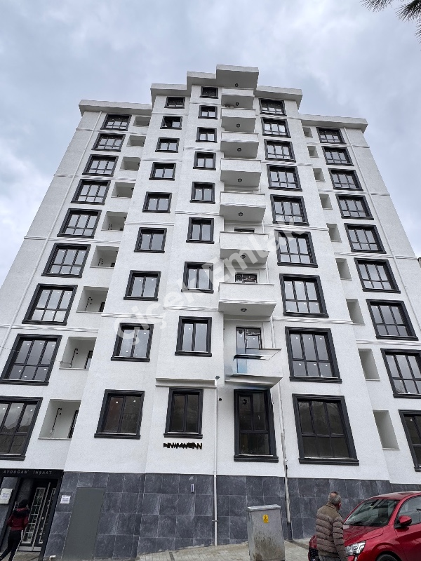 Akşemsettin'de Otoparklı 2+1 Balkonlu Satılık Daire