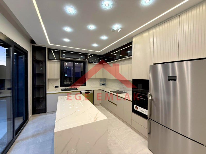 Didim Efeler Mahallesinde Satılık 4+1 Tam Müstakil Villa