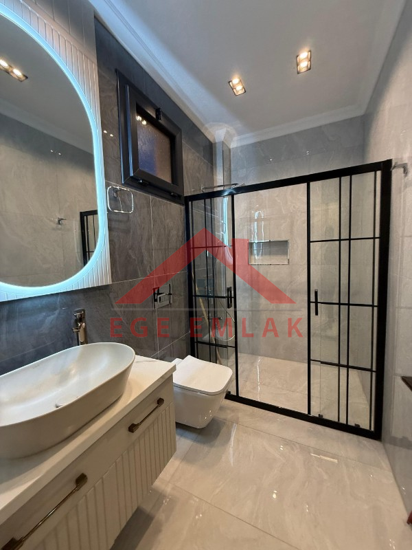 Didim Efeler Mahallesinde Satılık 4+1 Tam Müstakil Villa