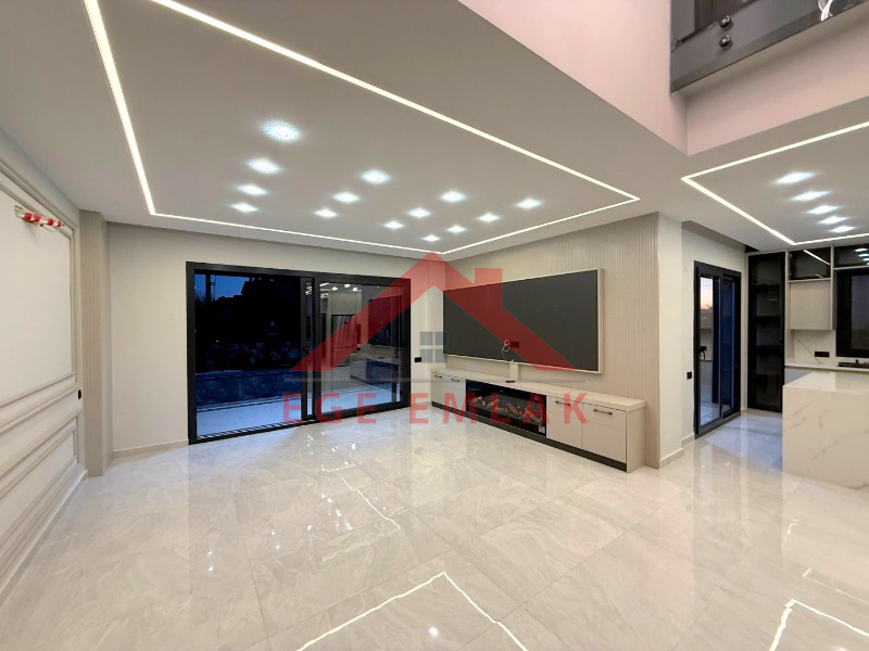 Didim Efeler Mahallesinde Satılık 4+1 Tam Müstakil Villa