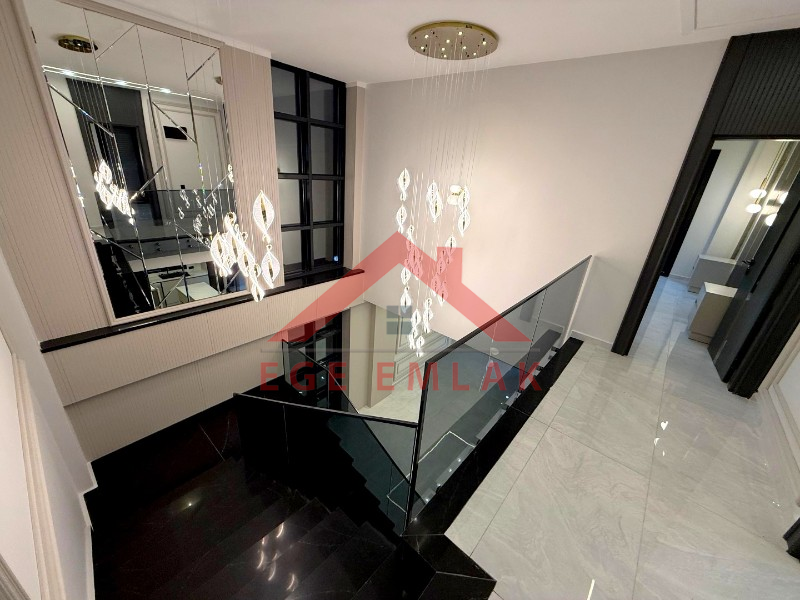 Didim Efeler Mahallesinde Satılık 4+1 Tam Müstakil Villa