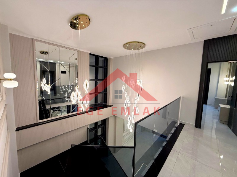 Didim Efeler Mahallesinde Satılık 4+1 Tam Müstakil Villa