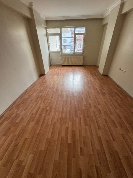 Yeşilpınar Vialand Avm Yanı 2+1 & 1.Kat Balkonlu Kiralık Daire