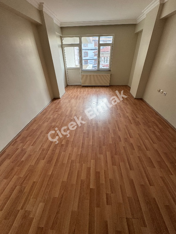 Yeşilpınar Vialand Avm Yanı 2+1 & 1.Kat Balkonlu Kiralık Daire