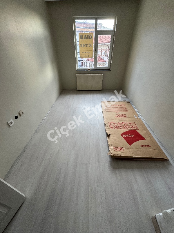 Yeşilpınar Vialand Avm Yanı 2+1 & 1.Kat Balkonlu Kiralık Daire