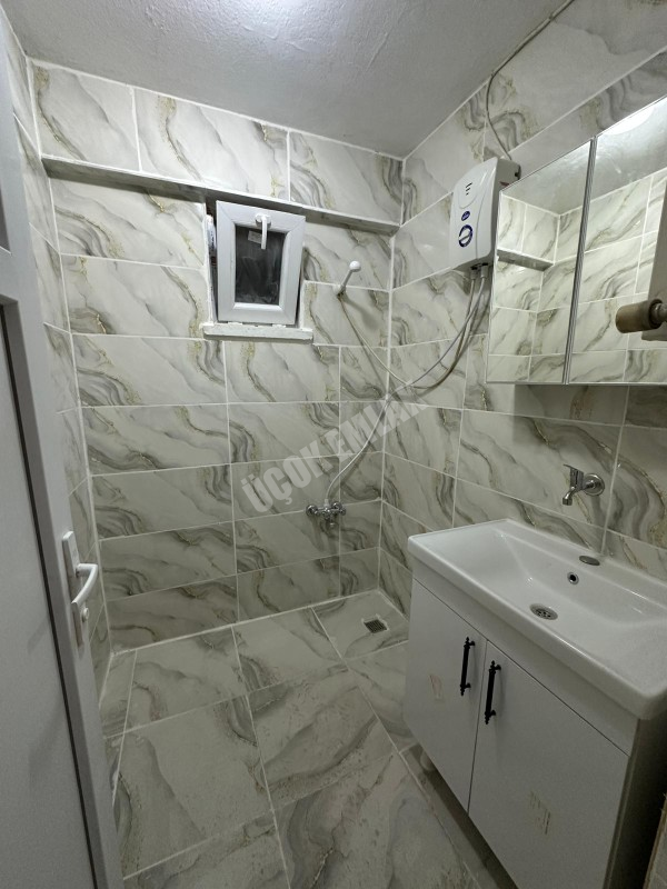 AFYON ÜÇOK EMLAKTAN DUMLUPINAR MAH 2+1 80M² KİRALIK TEMİZ BAKIMLI DAİRE 