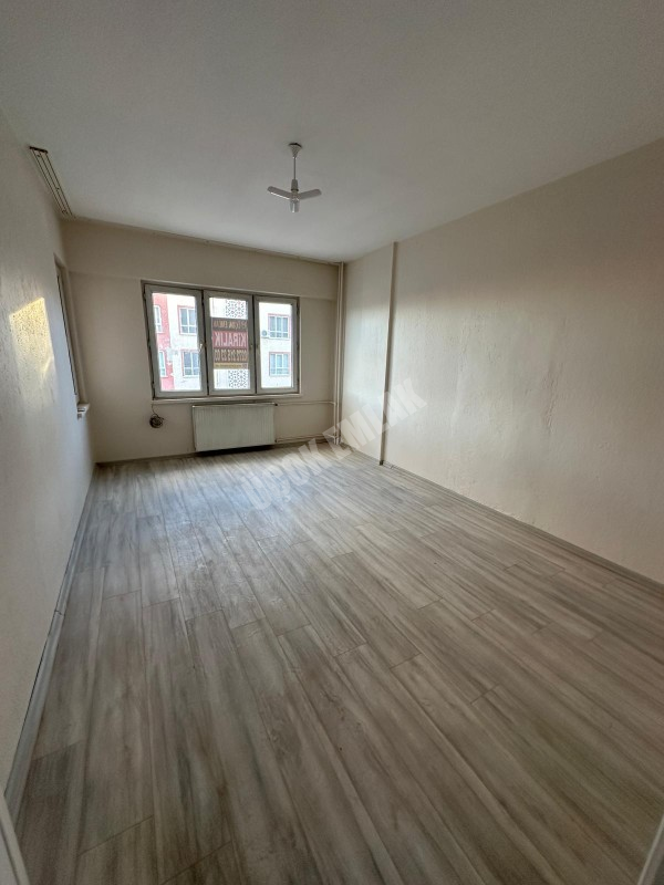 AFYON ÜÇOK EMLAKTAN DUMLUPINAR MAH 2+1 80M² KİRALIK TEMİZ BAKIMLI DAİRE 