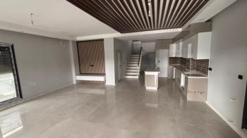 Yeniçiftlik Satılık Ultra Lüks Villa | 4+1 | 600 m² Arsa | Havuzlu Geniş Odalı