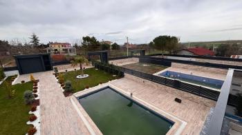 Yeniçiftlik Satılık Ultra Lüks Villa | 4+1 | 600 m² Arsa | Havuzlu Geniş Odalı