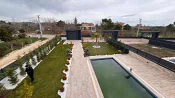 Yeniçiftlik Satılık Ultra Lüks Villa | 4+1 | 600 m² Arsa | Havuzlu Geniş Odalı