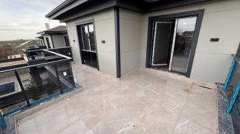 Yeniçiftlik Satılık Ultra Lüks Villa | 4+1 | 600 m² Arsa | Havuzlu Geniş Odalı