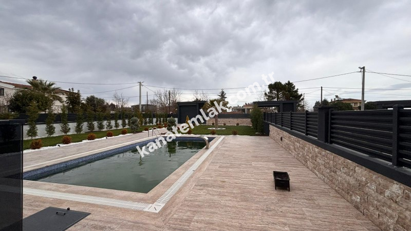 Yeniçiftlik Satılık Ultra Lüks Villa | 4+1 | 600 m² Arsa | Havuzlu Geniş Odalı