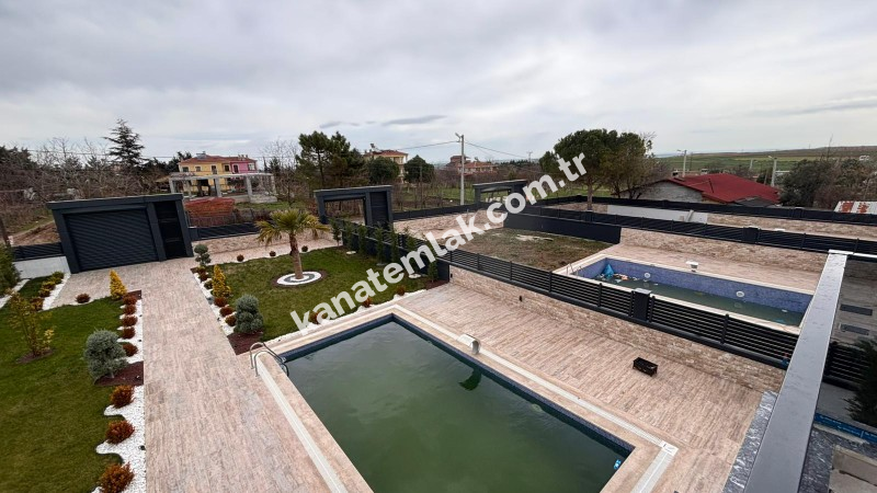 Yeniçiftlik Satılık Ultra Lüks Villa | 4+1 | 600 m² Arsa | Havuzlu Geniş Odalı