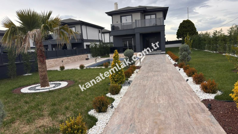 Yeniçiftlik Satılık Ultra Lüks Villa | 4+1 | 600 m² Arsa | Havuzlu Geniş Odalı