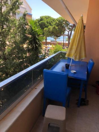  ALTINKUM MAHALLESİ’NDE DENİZE 50 METRE! BALKONDAN DENİZ MANZARALI 2+1 SATILIK DAİRE 