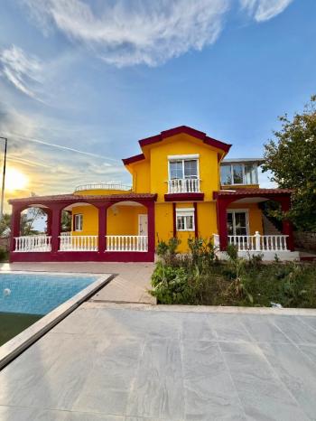 Didim'in En Gözde Bölgesinde Fırsat: Bağımsız Girişli, Havuz Başında Satılık İkiz Villa