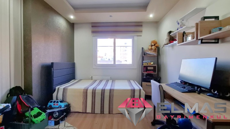 Elmas’tan Akdeniz Mah. Merkezi Konumda Doğalgazlı Ara Kat 3+1