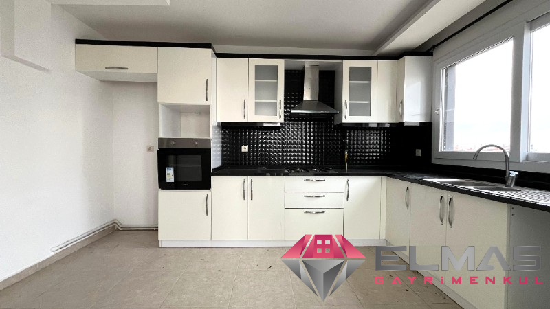 Elmas’tan Akdeniz Mah.’de Deniz Manzaralı Bağımsız 3+1