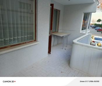 MUDANYA GÜZELYALI YALI'DA, SAHİLE YAKIN MERKEZİ NOKTADA DENİZ GÖRÜR MOBİLYALI KİRALIK 2+1 KİRALIK DAİRE