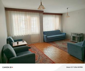 MUDANYA GÜZELYALI YALI'DA, SAHİLE YAKIN MERKEZİ NOKTADA DENİZ GÖRÜR MOBİLYALI KİRALIK 2+1 KİRALIK DAİRE