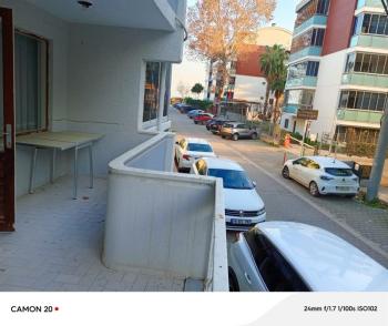 MUDANYA GÜZELYALI YALI'DA, SAHİLE YAKIN MERKEZİ NOKTADA DENİZ GÖRÜR MOBİLYALI KİRALIK 2+1 KİRALIK DAİRE