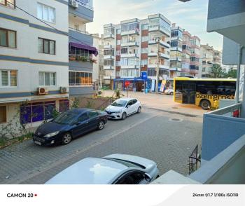 MUDANYA GÜZELYALI YALI'DA, SAHİLE YAKIN MERKEZİ NOKTADA DENİZ GÖRÜR MOBİLYALI KİRALIK 2+1 KİRALIK DAİRE