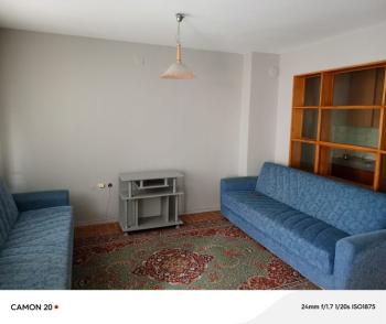 MUDANYA GÜZELYALI YALI'DA, SAHİLE YAKIN MERKEZİ NOKTADA DENİZ GÖRÜR MOBİLYALI KİRALIK 2+1 KİRALIK DAİRE