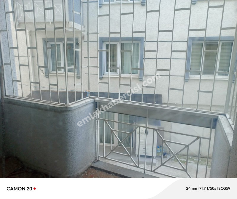 MUDANYA GÜZELYALI YALI'DA, SAHİLE YAKIN MERKEZİ NOKTADA DENİZ GÖRÜR MOBİLYALI KİRALIK 2+1 KİRALIK DAİRE