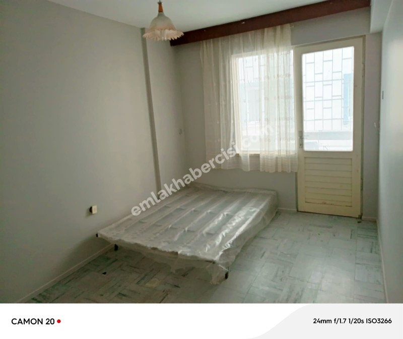 MUDANYA GÜZELYALI YALI'DA, SAHİLE YAKIN MERKEZİ NOKTADA DENİZ GÖRÜR MOBİLYALI KİRALIK 2+1 KİRALIK DAİRE