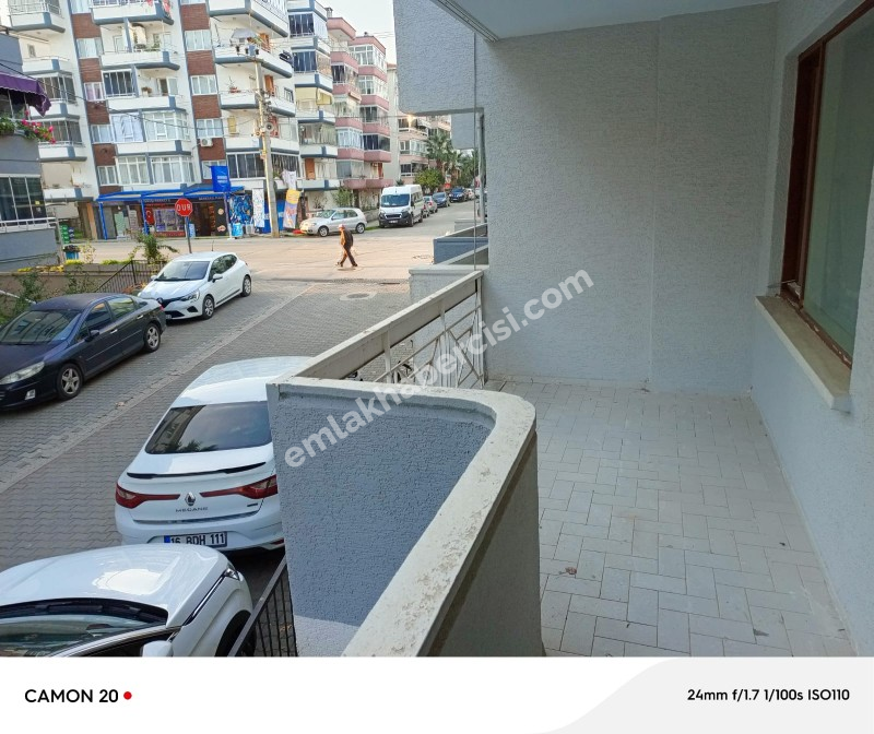 MUDANYA GÜZELYALI YALI'DA, SAHİLE YAKIN MERKEZİ NOKTADA DENİZ GÖRÜR MOBİLYALI KİRALIK 2+1 KİRALIK DAİRE