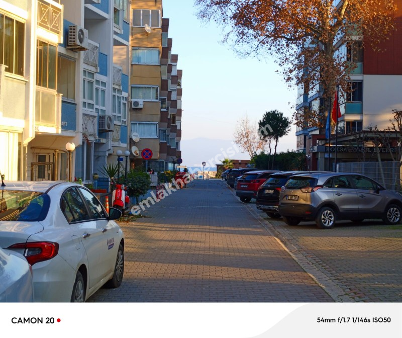 MUDANYA GÜZELYALI YALI'DA, SAHİLE YAKIN MERKEZİ NOKTADA DENİZ GÖRÜR MOBİLYALI KİRALIK 2+1 KİRALIK DAİRE