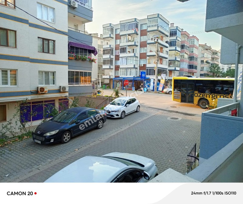 MUDANYA GÜZELYALI YALI'DA, SAHİLE YAKIN MERKEZİ NOKTADA DENİZ GÖRÜR MOBİLYALI KİRALIK 2+1 KİRALIK DAİRE