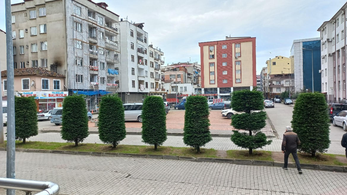 BEŞİKDÜZÜ MERKEZDE KİRALIK 2+1 DAİRE