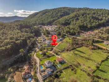 Marmaris Çetibeli’de 1.293 m² Köşe Parsel | %20 İmarlı | 2 Villa Yapılabilir