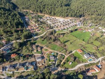 Marmaris Çetibeli’de 1.293 m² Köşe Parsel | %20 İmarlı | 2 Villa Yapılabilir