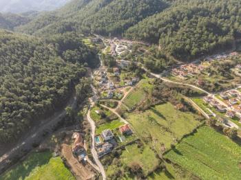 Marmaris Çetibeli’de 1.293 m² Köşe Parsel | %20 İmarlı | 2 Villa Yapılabilir